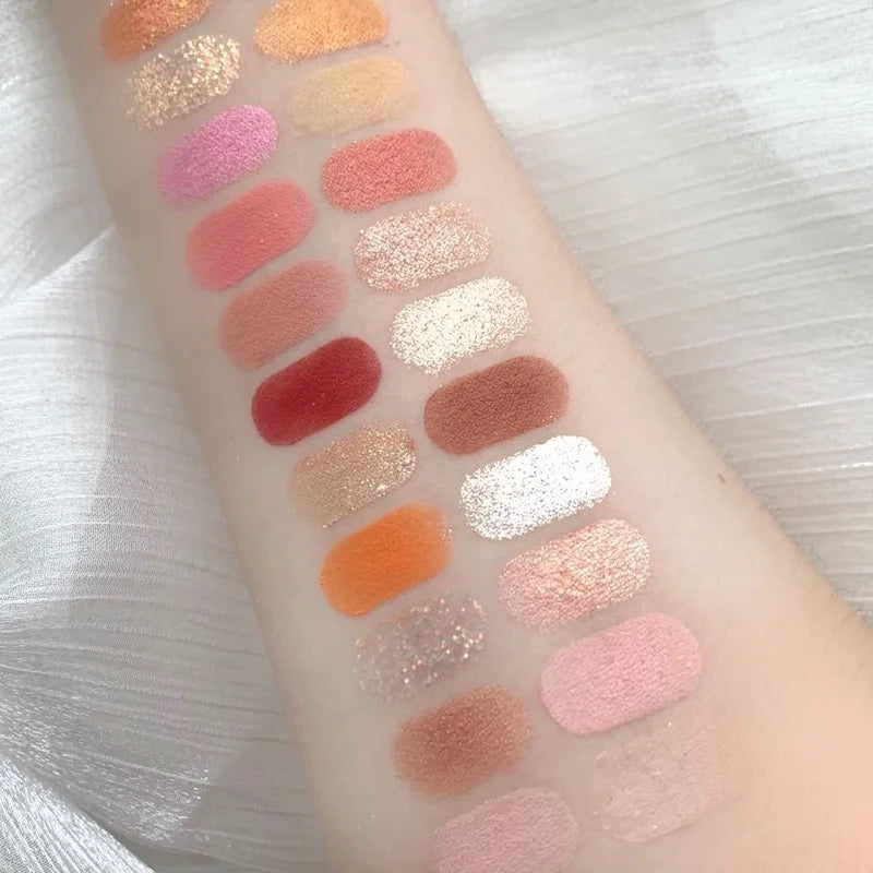 Strawberry Girl Eyeshadow Palette